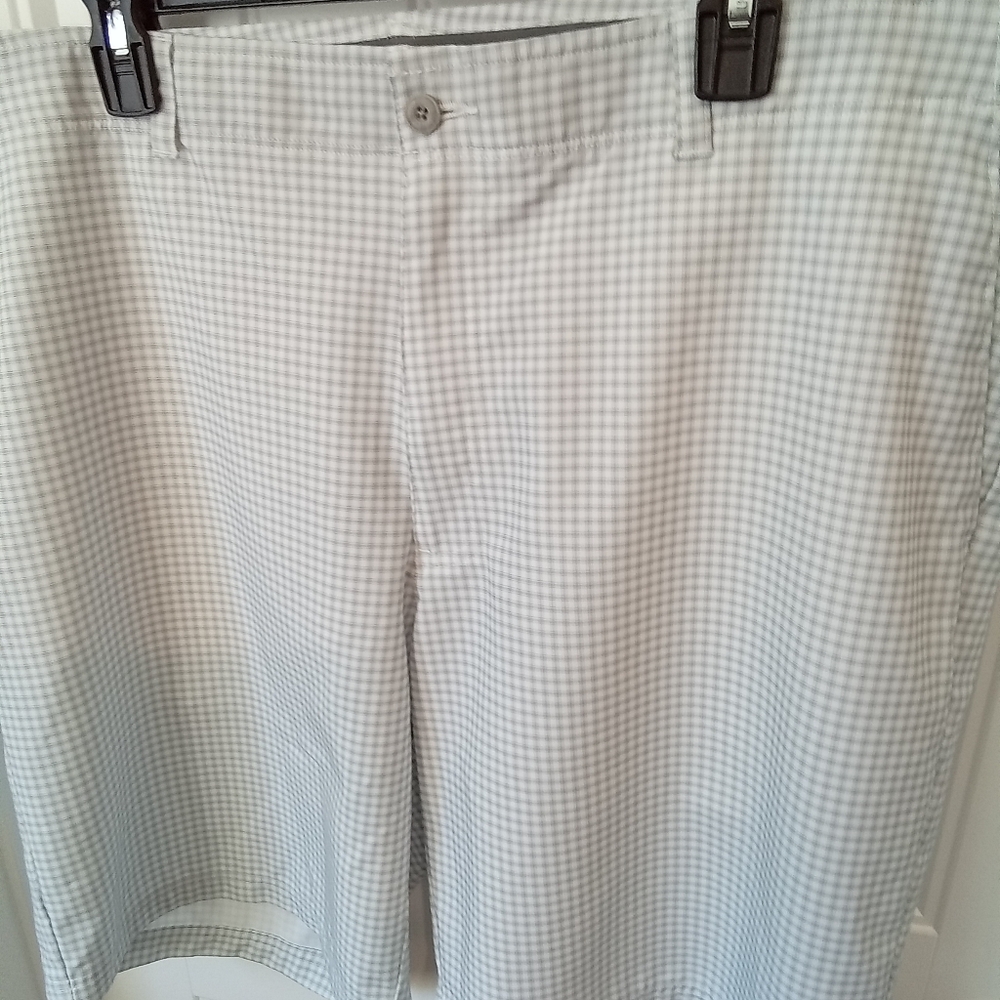 Ben Hogan Big & Tall Men's Size 42 Gray & White Gingham Flat Front Golf Shorts - Picture 3 of 8